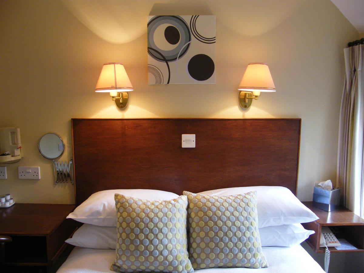 Tumbling Weir Hotel Ottery St Mary Екстериор снимка