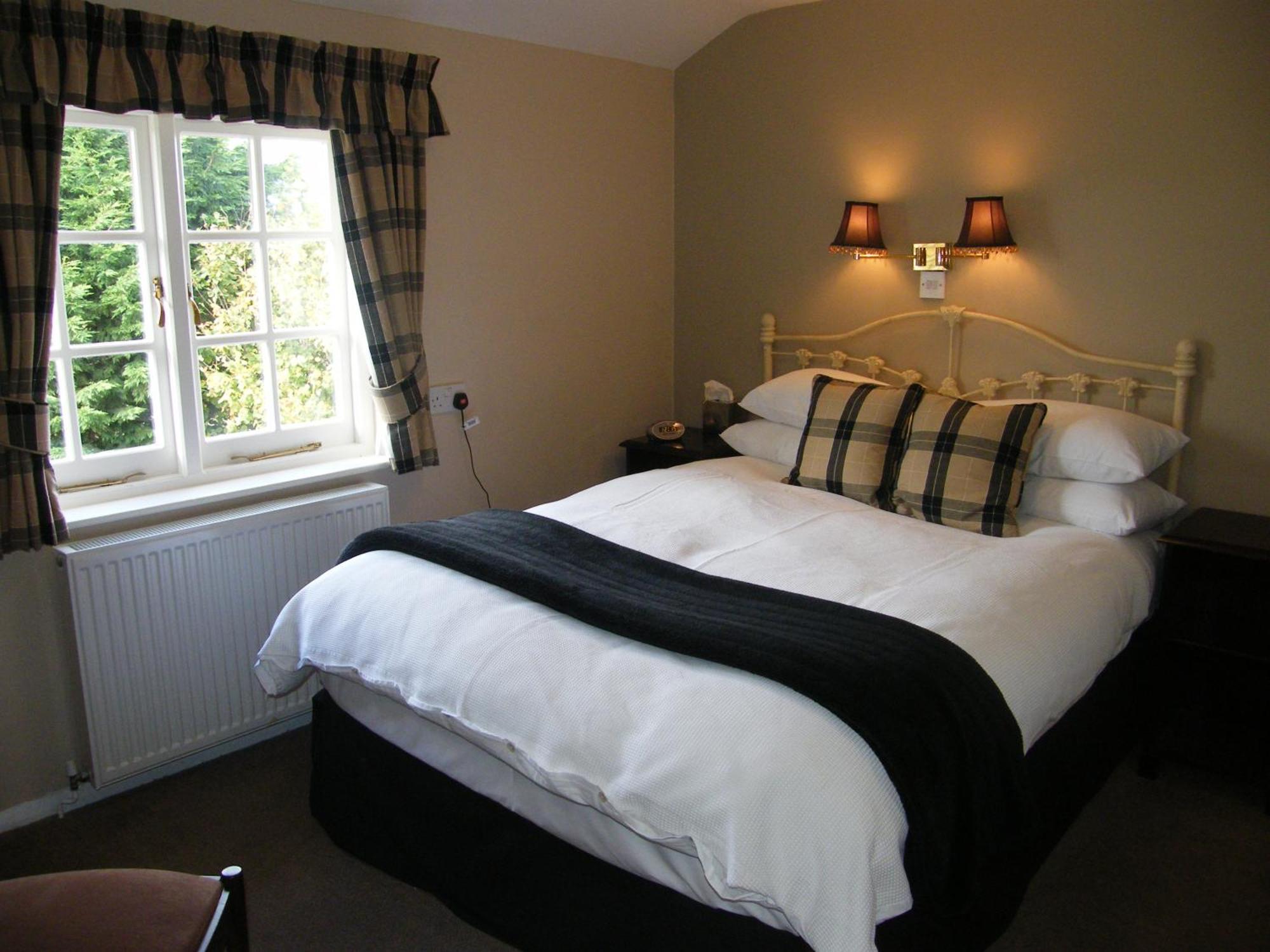 Tumbling Weir Hotel Ottery St Mary Екстериор снимка