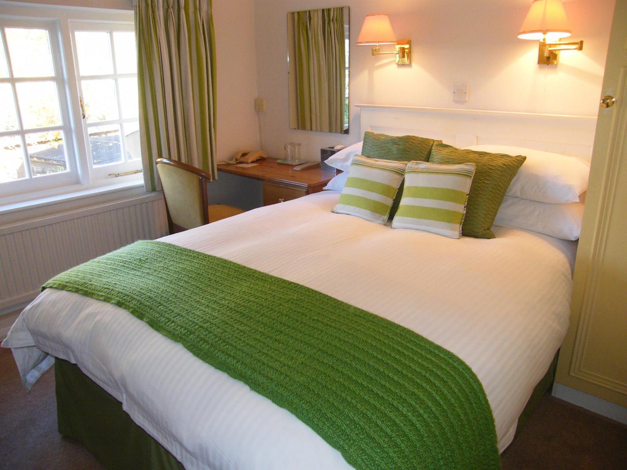 Tumbling Weir Hotel Ottery St Mary Екстериор снимка