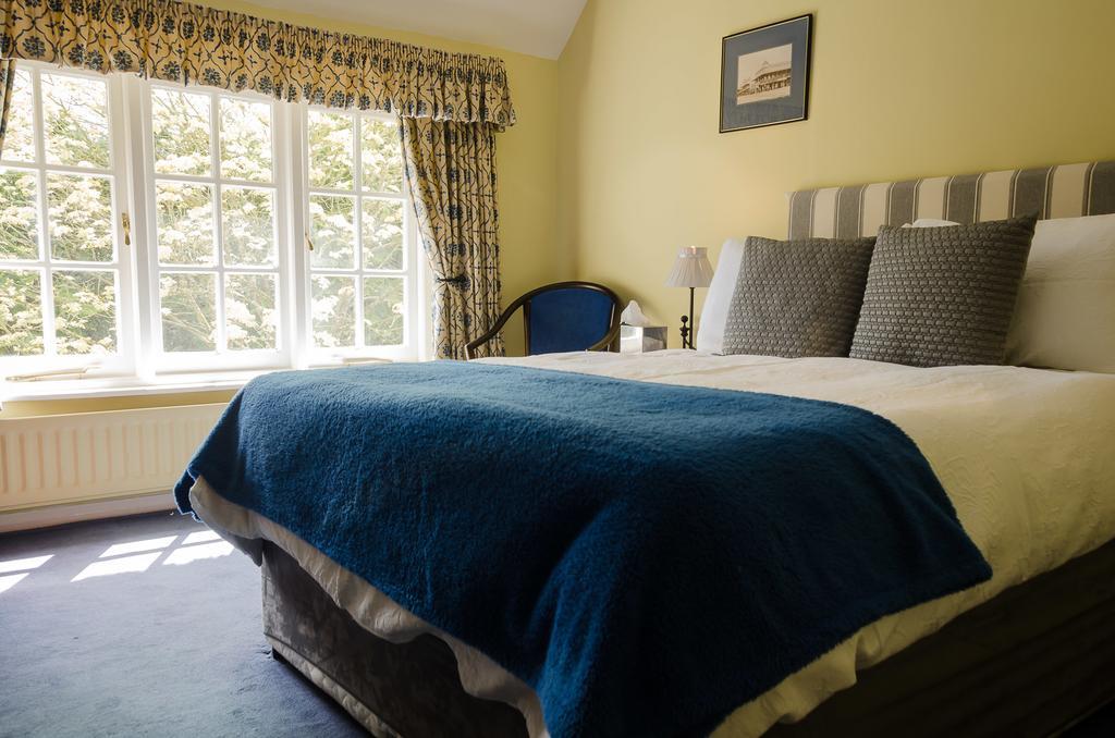 Tumbling Weir Hotel Ottery St Mary Екстериор снимка