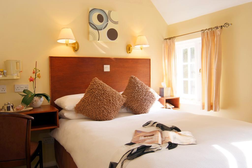 Tumbling Weir Hotel Ottery St Mary Екстериор снимка