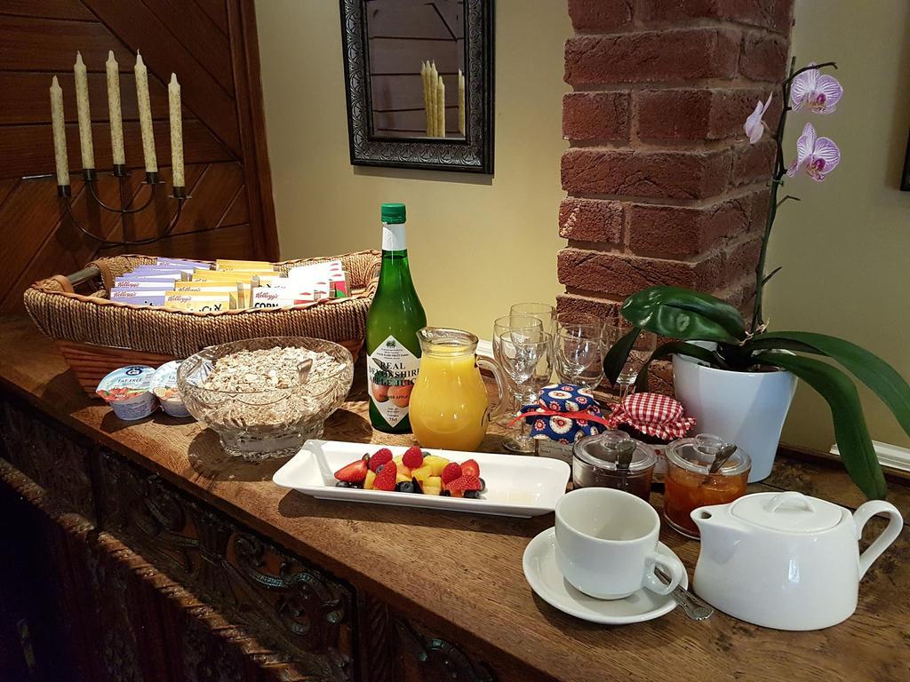 Tumbling Weir Hotel Ottery St Mary Екстериор снимка