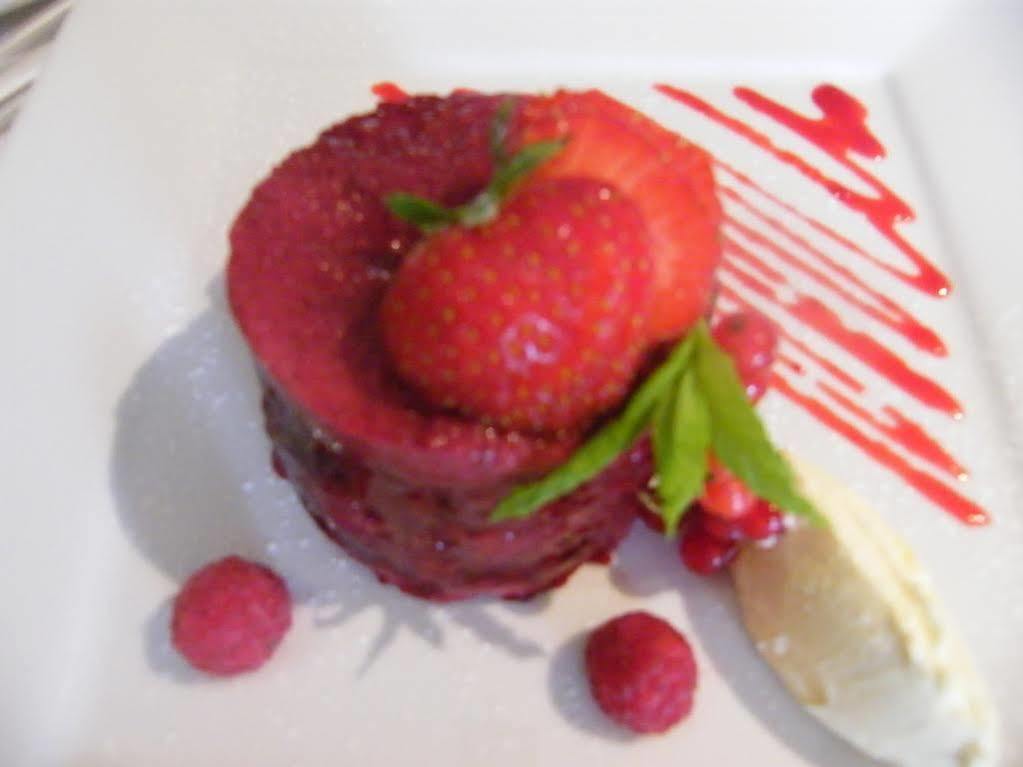 Tumbling Weir Hotel Ottery St Mary Екстериор снимка